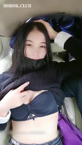 年輕夫妻開車戶外伡震,身材真不錯,後座換著姿勢艹,小B還挺粉